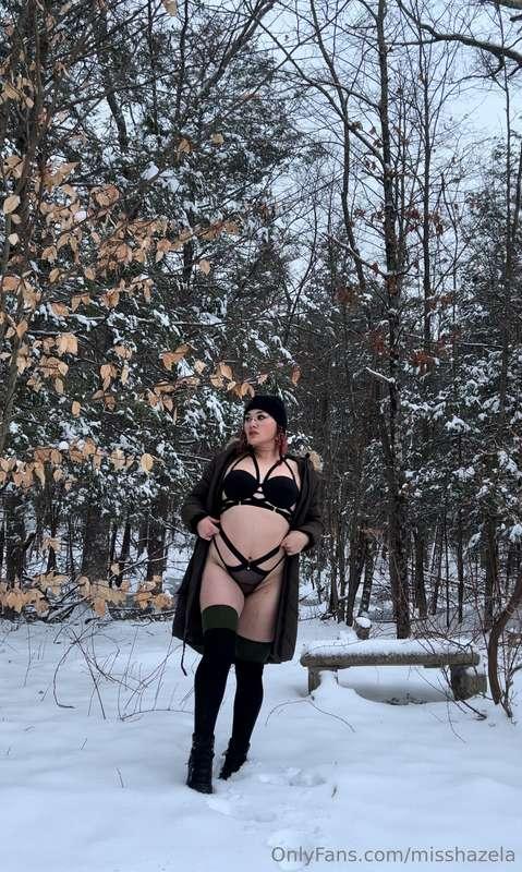 Slowly removing layers 😵‍💫❄️💋