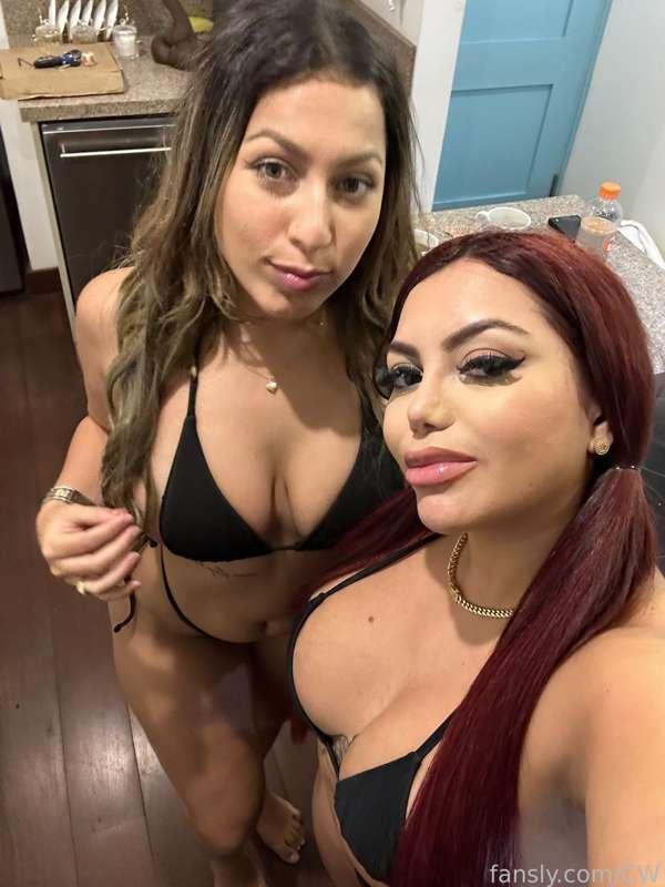 hornylatinas image #0