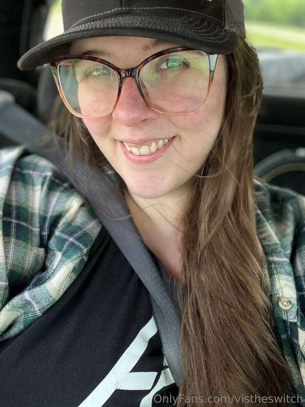 Last long ride to finish this move and I'm feeling cute AF t..