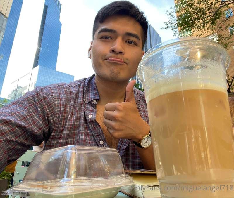 ***Swipe right for more pictures!***
Today I went to Manhatt..