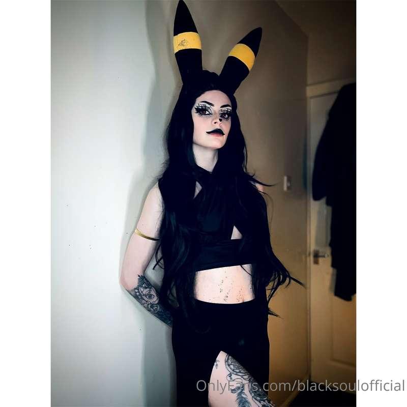 Umbreon cosplay 

I’m back to college guys 
If you all wanna..