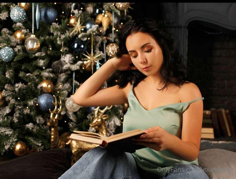 Let me read you a book.....Write your fav book in commets!