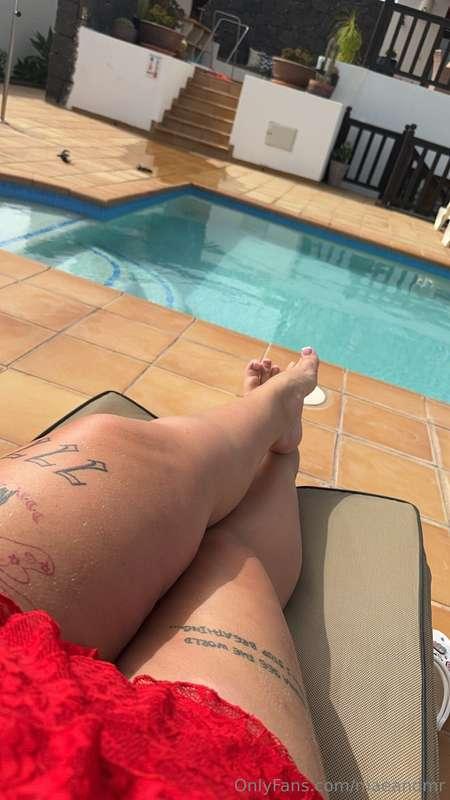 I’m on holiday!! ☀️💗
