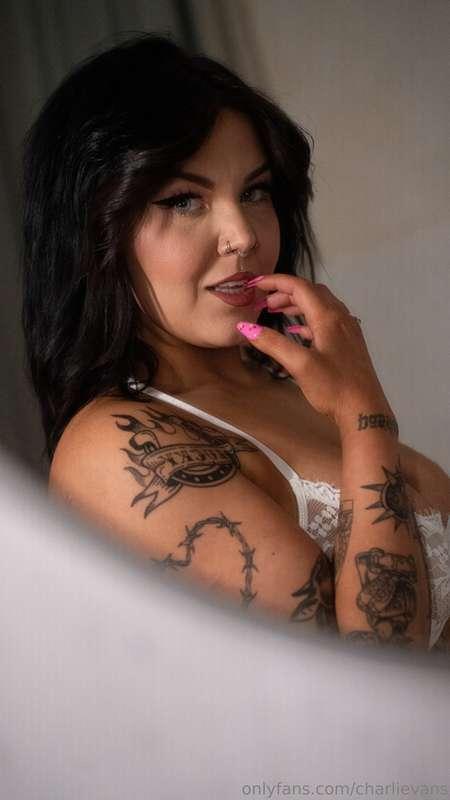 i give you this look & you know what’s coming next 😈