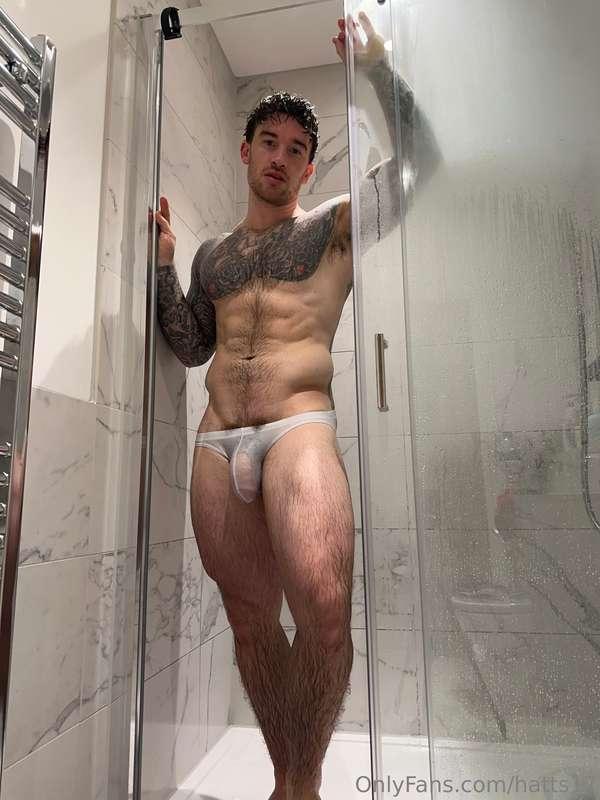 I’m not wet.. you are 💧👀😝 My new video is dropping tomorrow!..