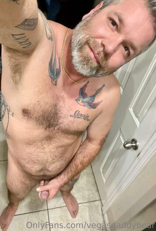 Good morning all you sexy men. Wanna jerk off with me?