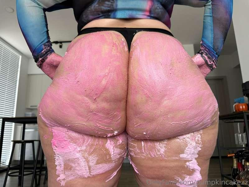 Today is my birthday! 🥳 Now lick it off me 😛