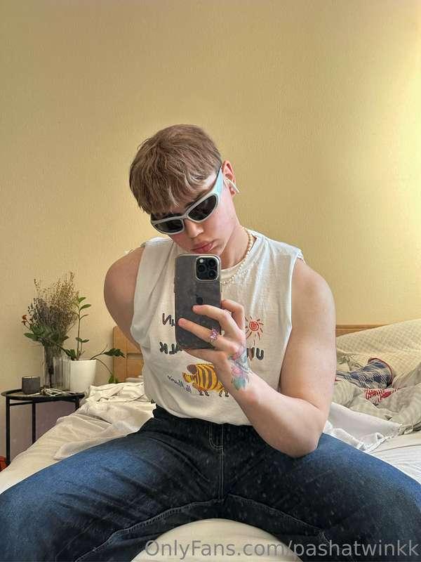 Honey, look at me, u imagine me showing u a stripdance in th..