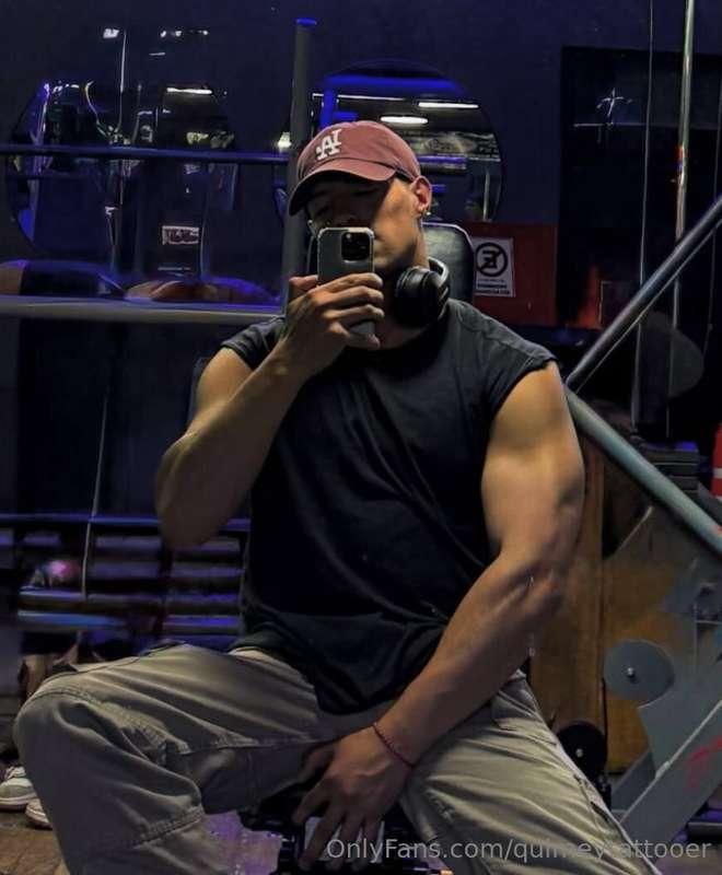 💪🔥 Turned on by big, sweaty, dominant men? @clark_94This mus..