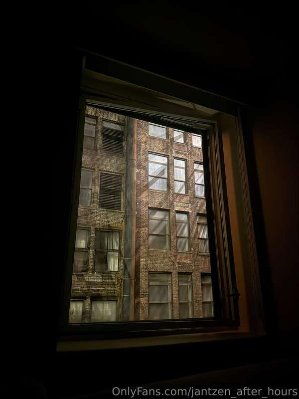 hotel and takeout 🟰 perfect night 