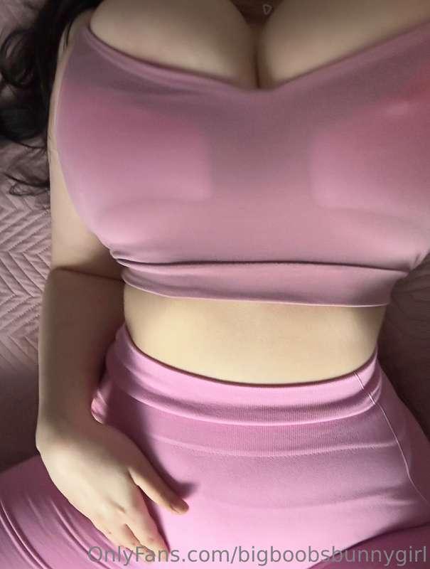 I like to just lie down and take pictures💗