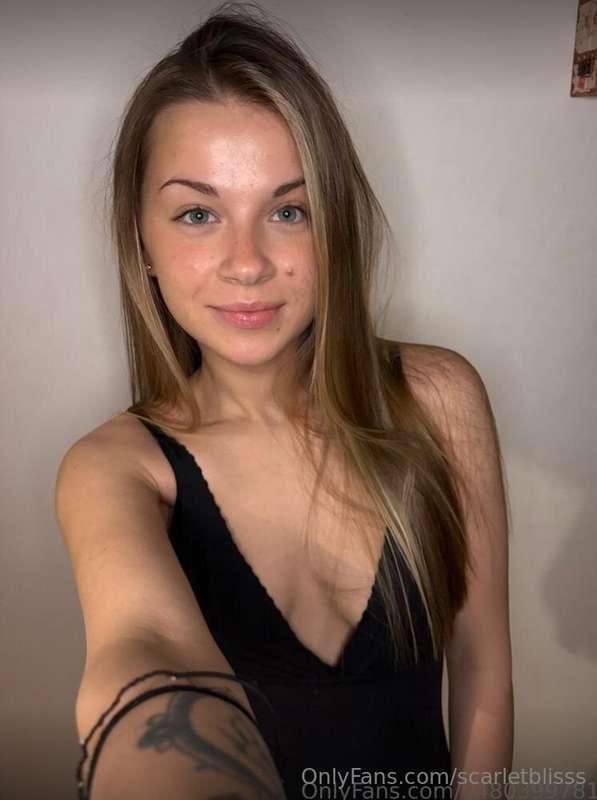 🔥 𝐅𝐑𝐄𝐄𝐄 𝐒𝐔𝐁𝐒𝐂𝐑𝐈𝐏𝐓𝐈𝐎𝐍 🔥 @helen.rey 🔥 @helen.rey loves cocks o..
