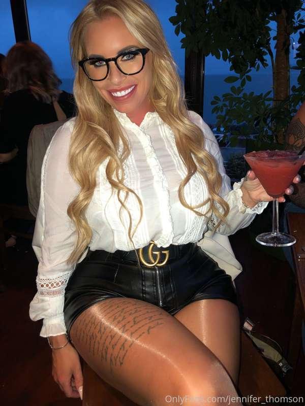 Night out on Saturday... do you like what I wore?? 🖤