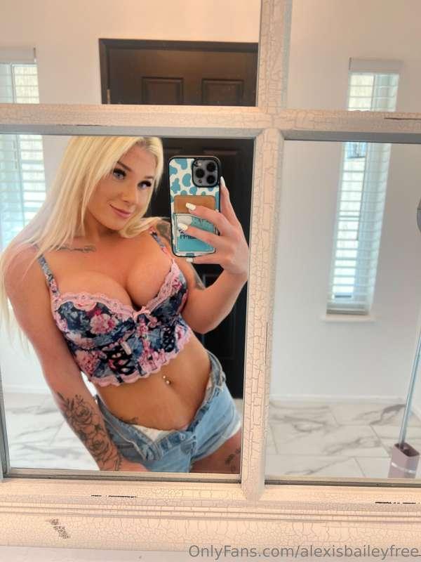 Do you like this top on me? 😋💕