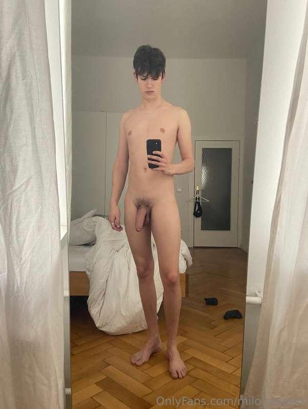 woke up like that… grumpy but hung 😈 