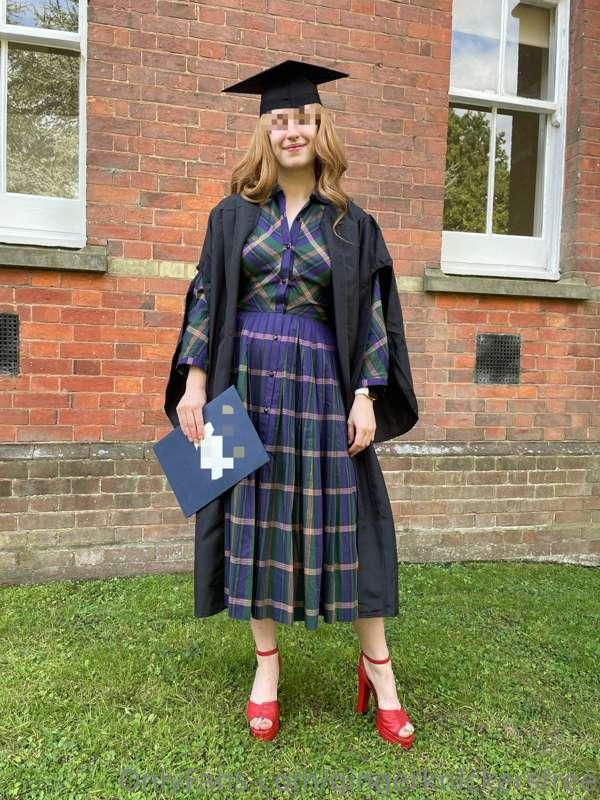 🏫 Public nudity at my graduation with quickie 🏫

Just a litt..