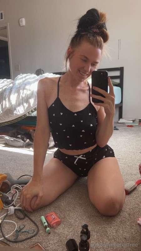 I am LOVING my pajama set era! The luxury fitting pieces mak..