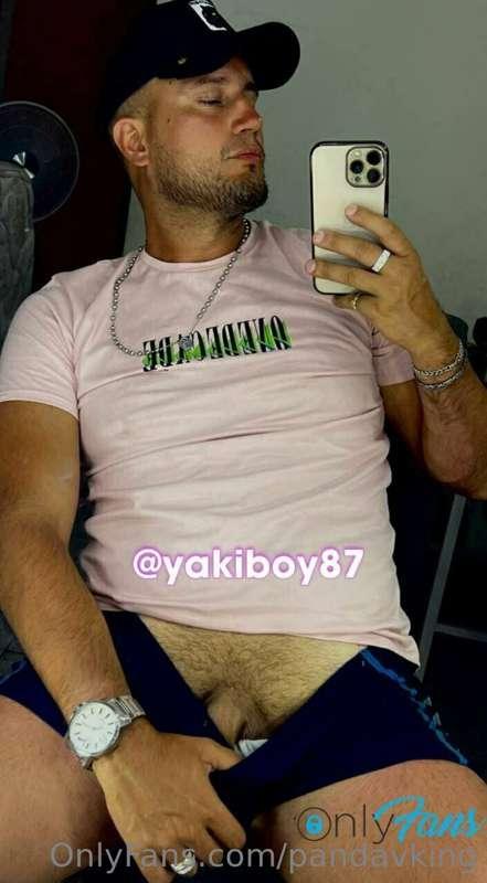 Follow my friend 🔥 @yakiboy87 🔥               

tall, big, b..