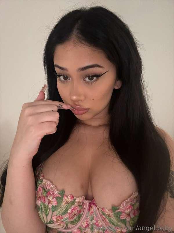 Everything is better when you cum with me 🥰