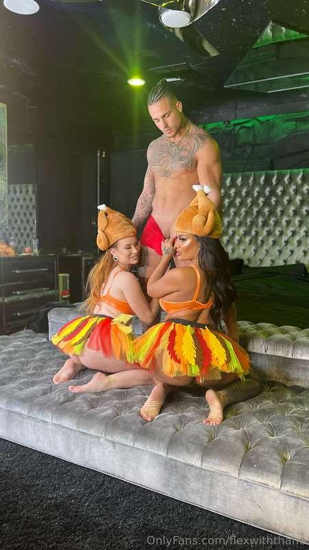 Wanna see me stuff two turkeys....🦃 🤪 Fucked her ass and pus..