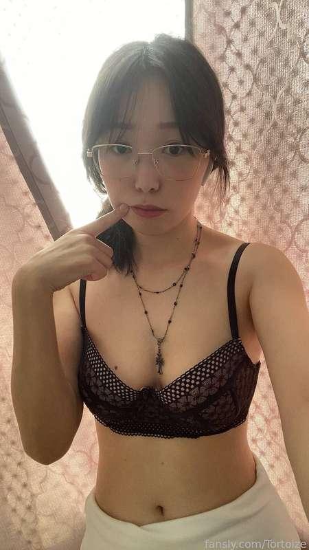 You want😉 to get under my underwear?🌸



#fyp #teen #asian #joi #videocalls