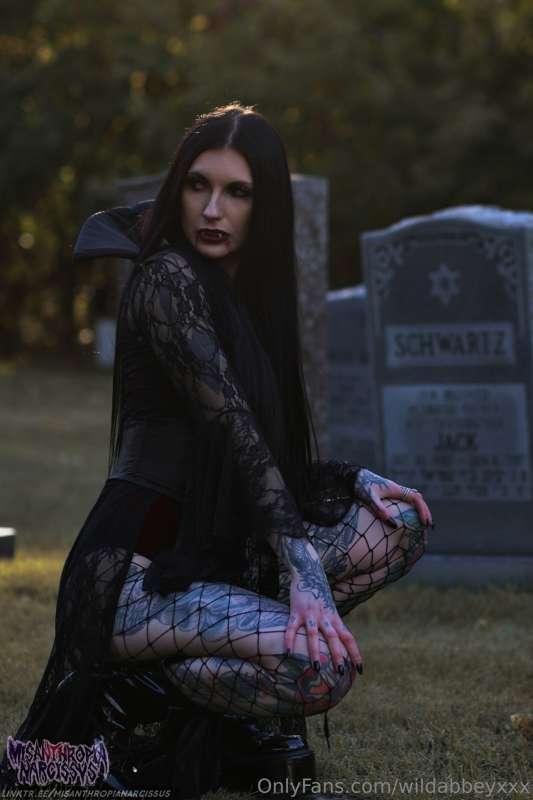 bl00d sucker🧛🏻‍♀️😈