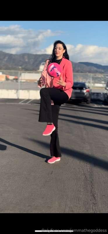 real Giantess's are also sporty ;)