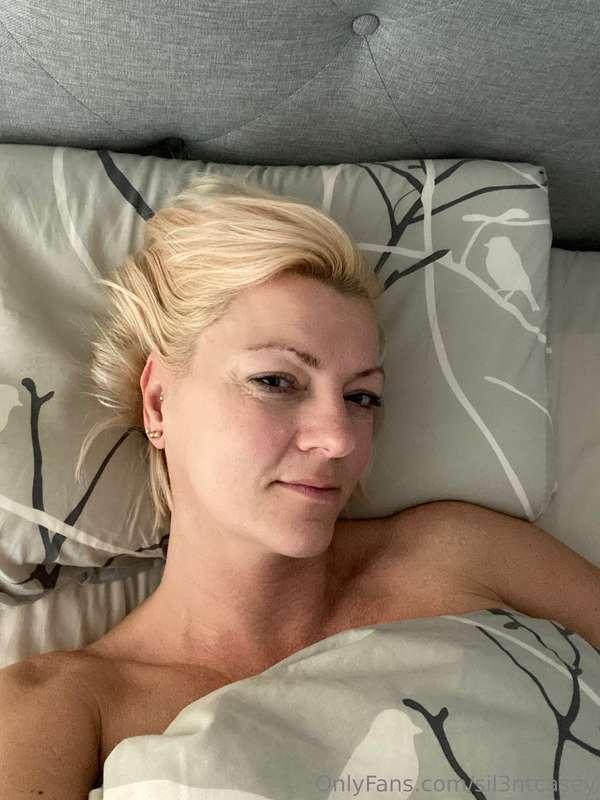 Godnat 😘😘 sov godt og søde drømme 😘😘😘😘Goodnight 😘😘 sleep wel..