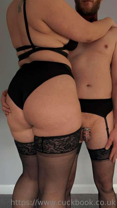 Good obedient cuckolds to the front of the queue.

Cucks ins..