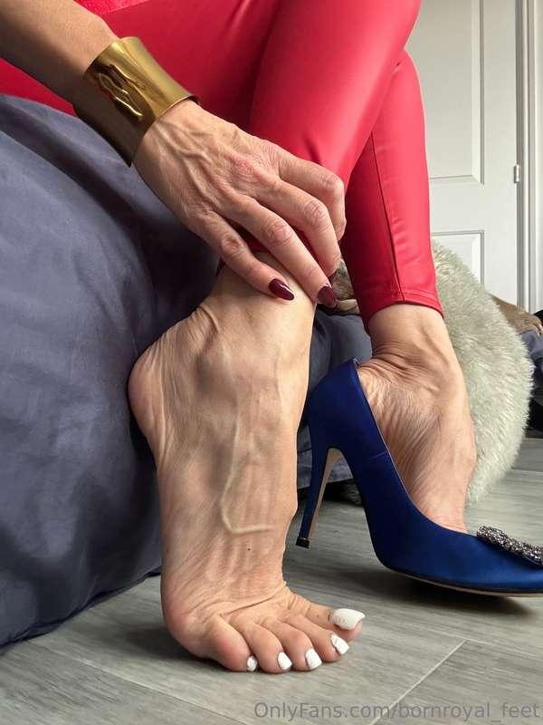 bornroyal_feet image #8