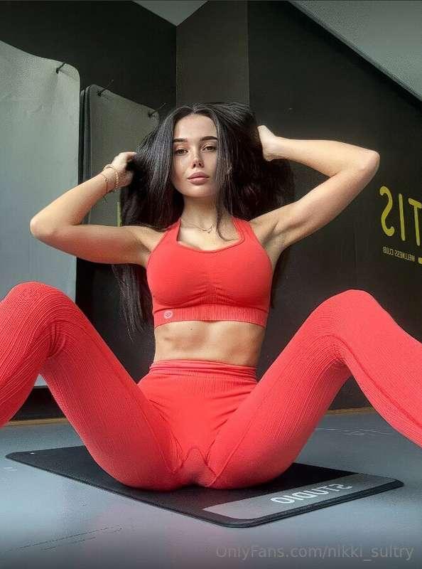 SUBSCRIPTIONS FREE ONLY NOW  🍑 @your_whip 🍑 A new pose has j..