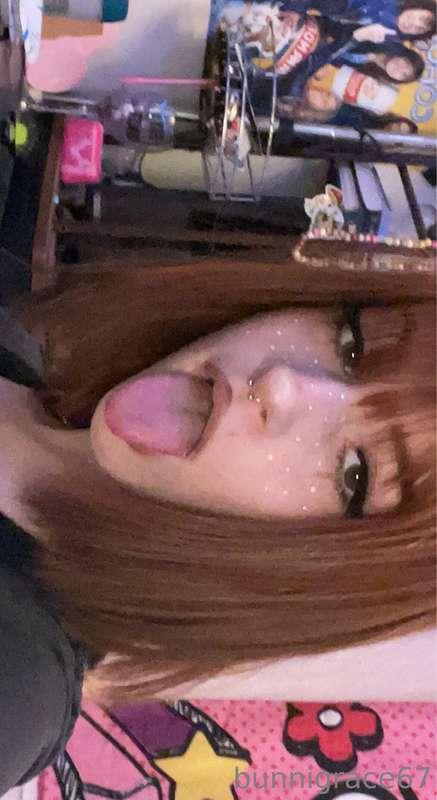 Wanna know how this tongue works? Chat me up and you'll know..