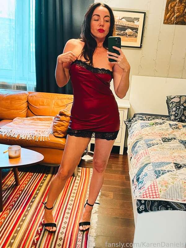 #fyp #hot #brunette #sexy #heels #slim #redlips #body #custom 

🧨🧨