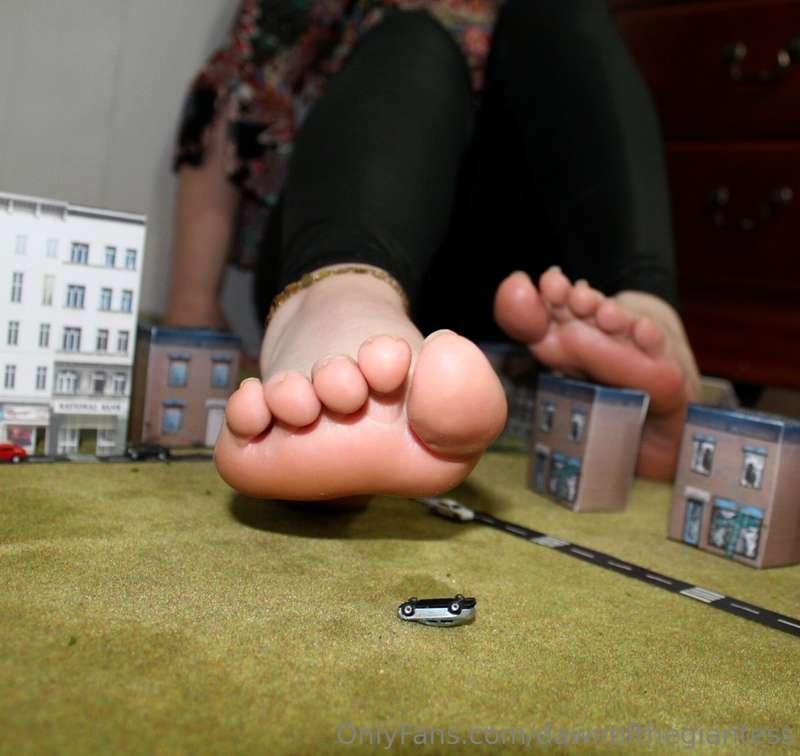 High definition feet in my city Photographer @jackdaspeck 
