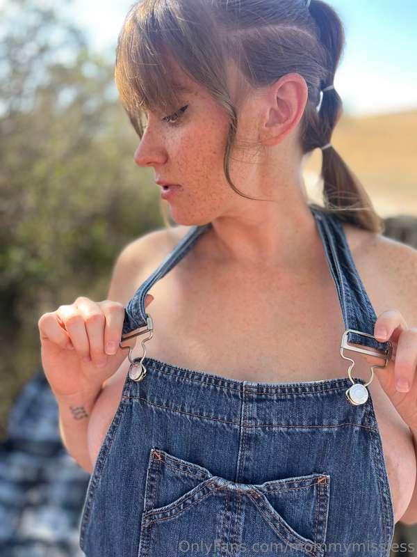 Behind The Barn series 2 photo collection 🩵 Video cumming so..