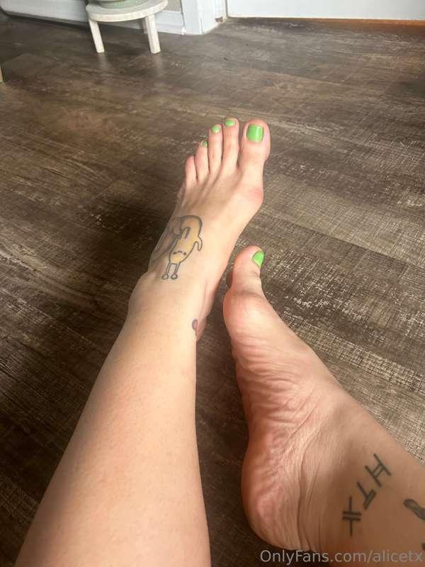 Fresh pedicure. 💚. Went with green to manifest money 💸