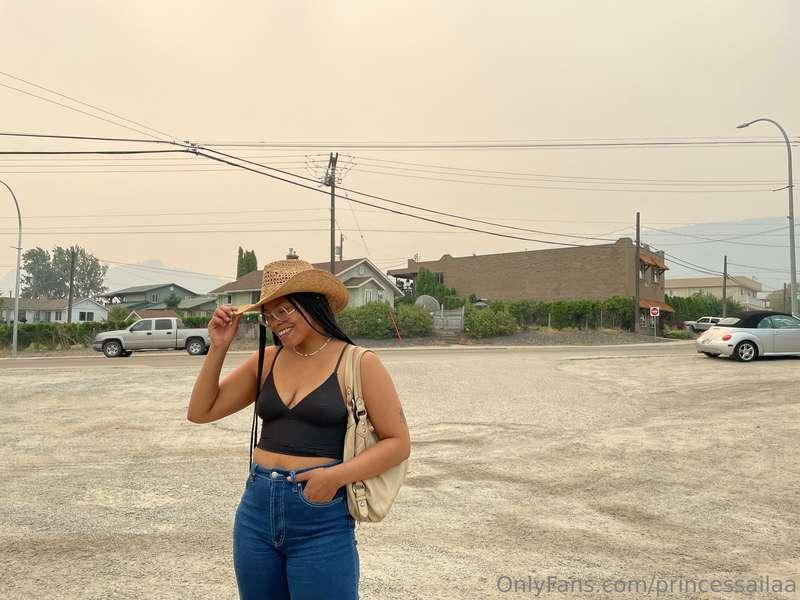 Save a horse ride a cowboy 🤠