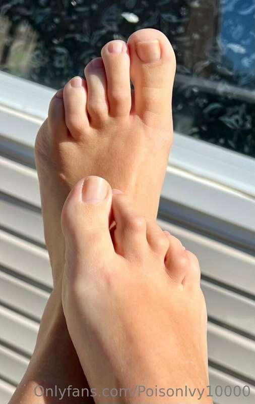 Even my natural nails are enough to get you hard. Unlock the..