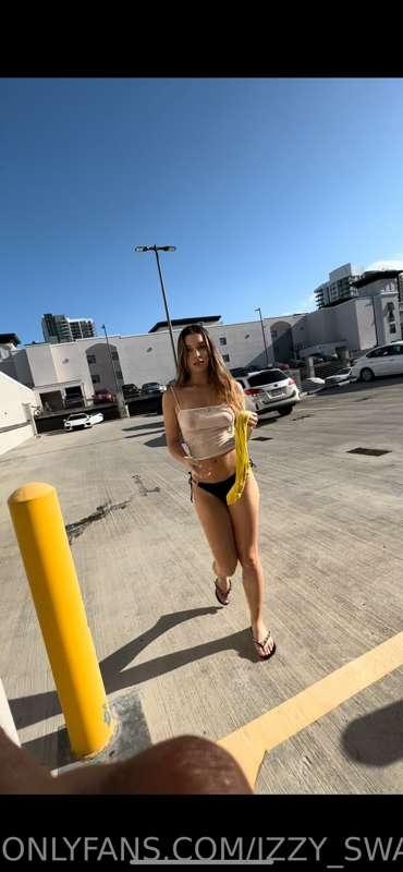izzy_swallows image #0