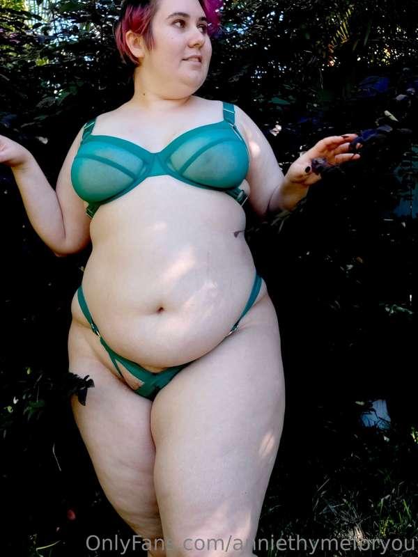 Lost in the forest and you stumble across...me 😈  *Private P..