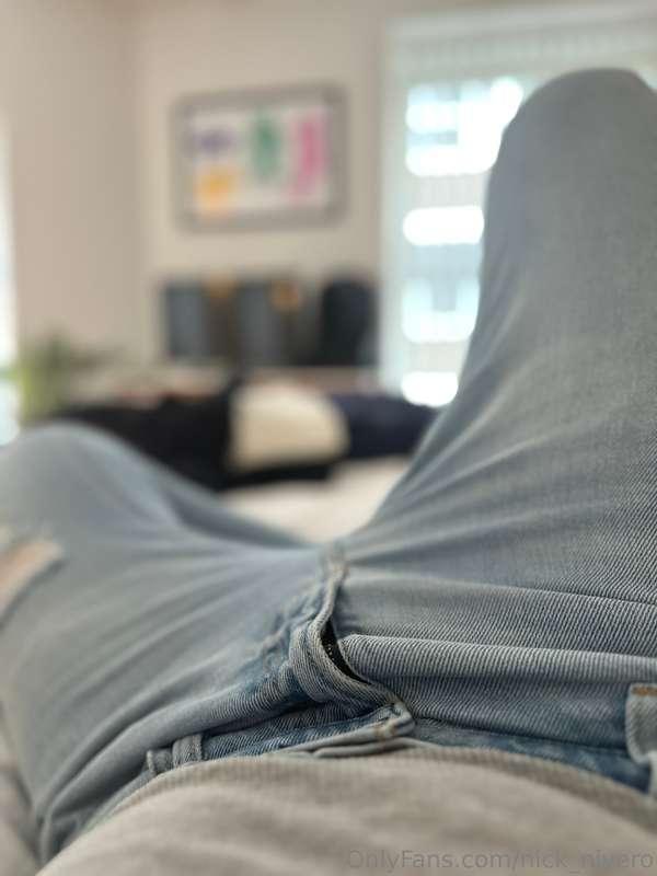 Hello mates 🤣🤣🤣🤣 guess where I am lol. Working on new conten..