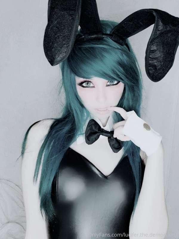 U×-×U <3