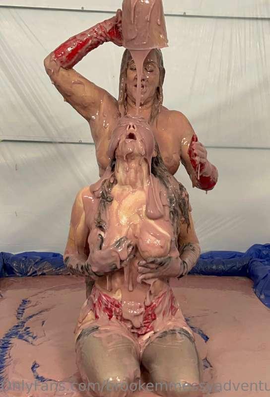 I’m just editing the ‘part 2’ of my girl on girl Gunge video..