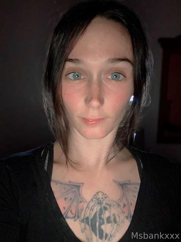 Nobody: 
People with blue eyes: