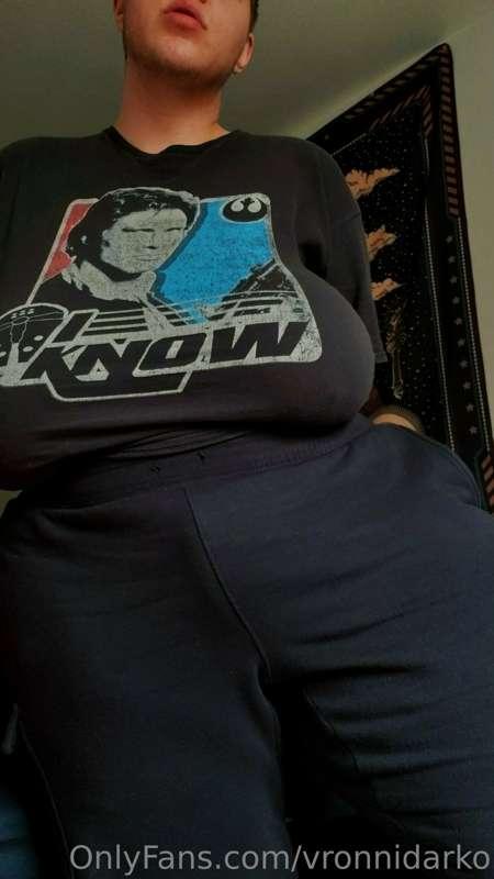 thecurvyprince image #1