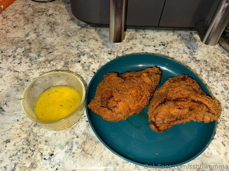 Yes that is fried chicken and yes that is the butter I dippe..