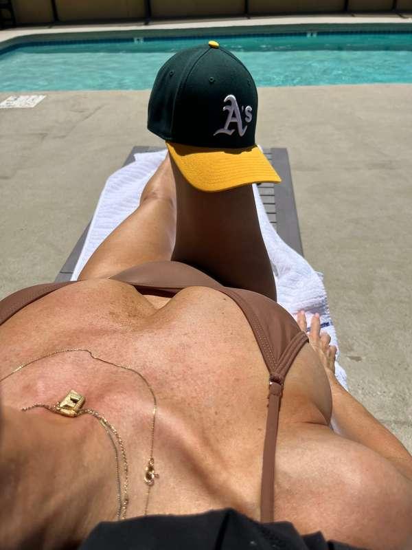 Catching rays before it gets hot 🥵
