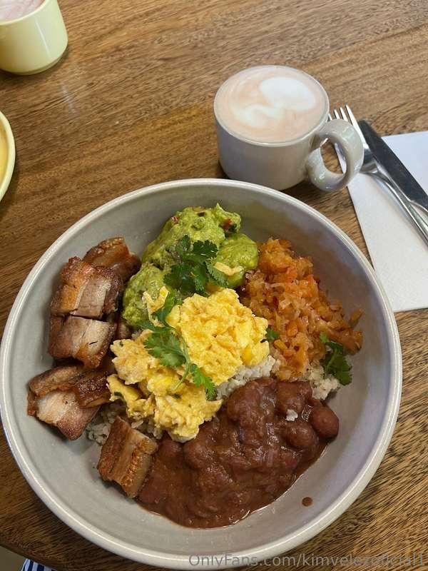 kimvelezoficial1 image #0