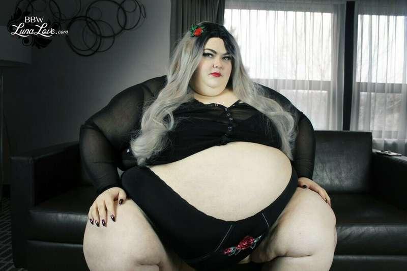 it's finally spooky season, so your big belly goth gf has ar..