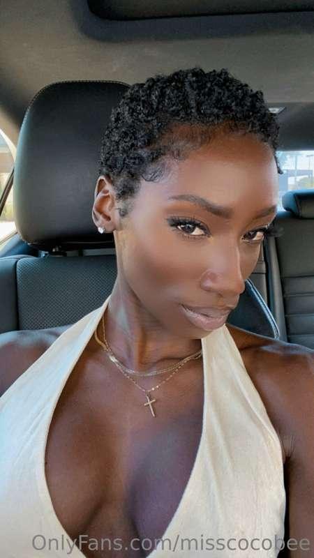 Good morning fans 🥰 Wishing you all an amazing and productiv..